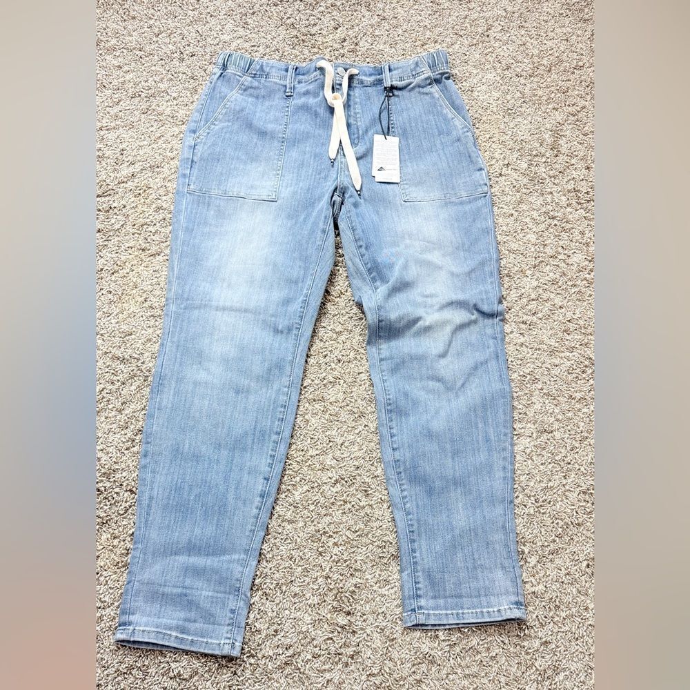 Judy Blue Pull on Jogger Jeans - Picture 3 of 8